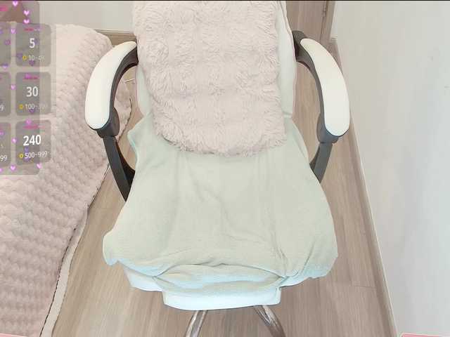 Jasmine1234 online show from August 14, 6:22 pm