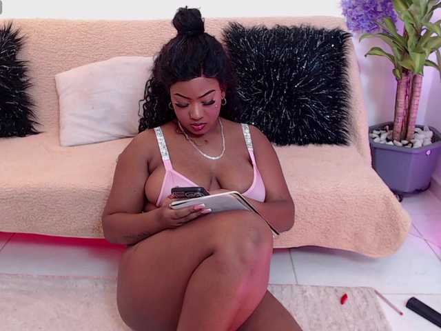 JasmineCampbell online show from June 26, 12:03 am