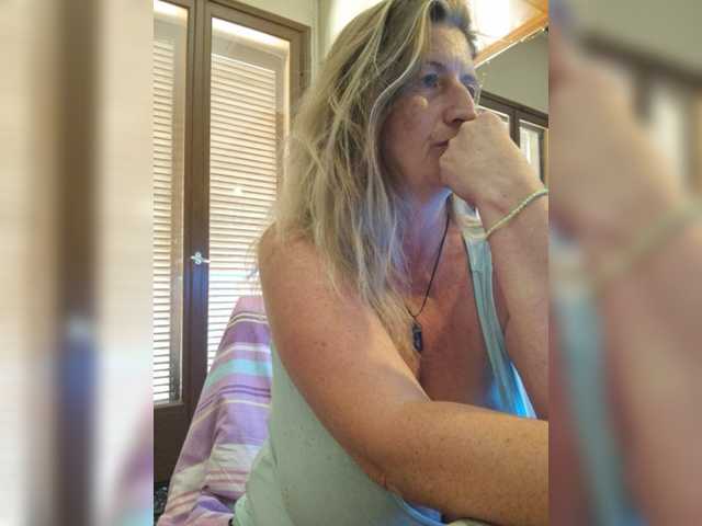 JennaDeluxe online show from August 2, 12:45 pm