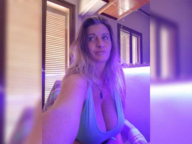 JennaDeluxe online show from August 6, 4:39 pm