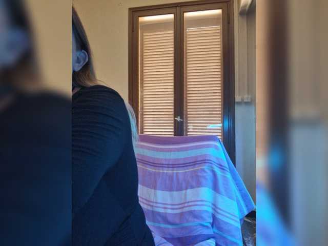 JennaDeluxe online show from August 9, 11:55 am