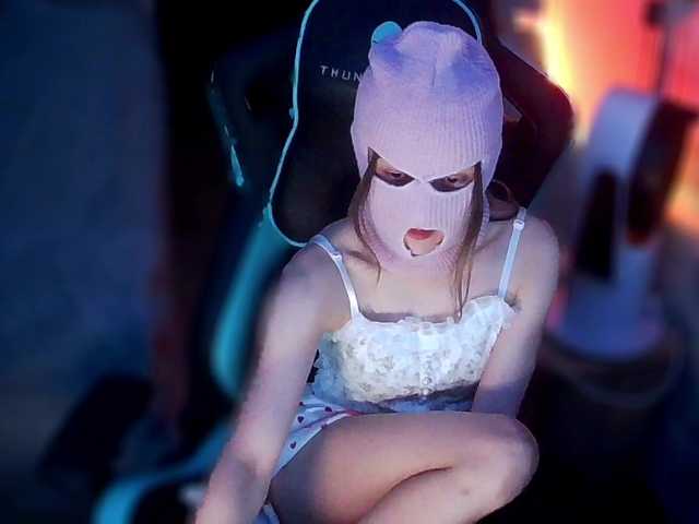 Jennylegs online show from August 10, 9:49 pm