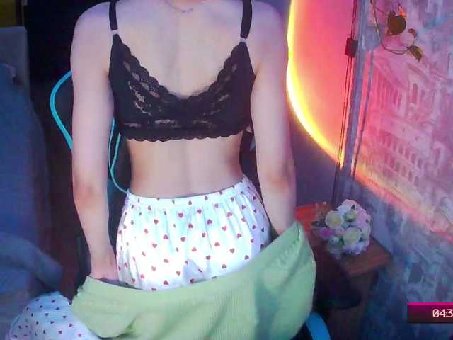 Jennylegs online show from August 12, 1:19 am