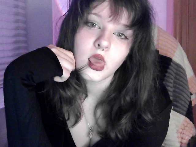 Jinxie online show from April 7, 5:58 pm