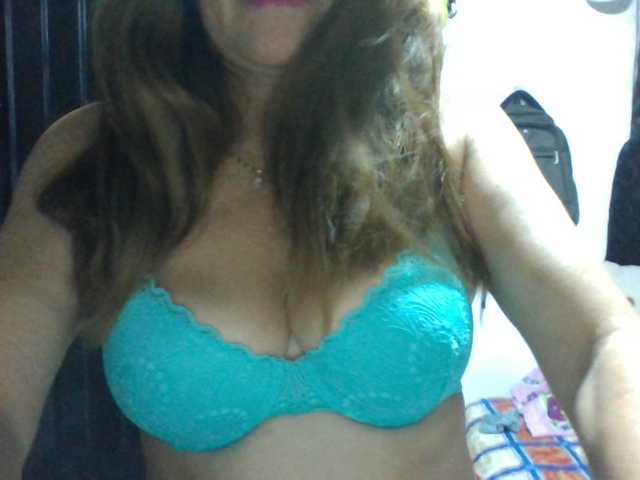 JuanitaWouti online show from August 10, 6:26 am