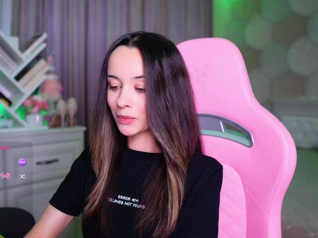 JuicyAngel online show from August 7, 3:45 pm