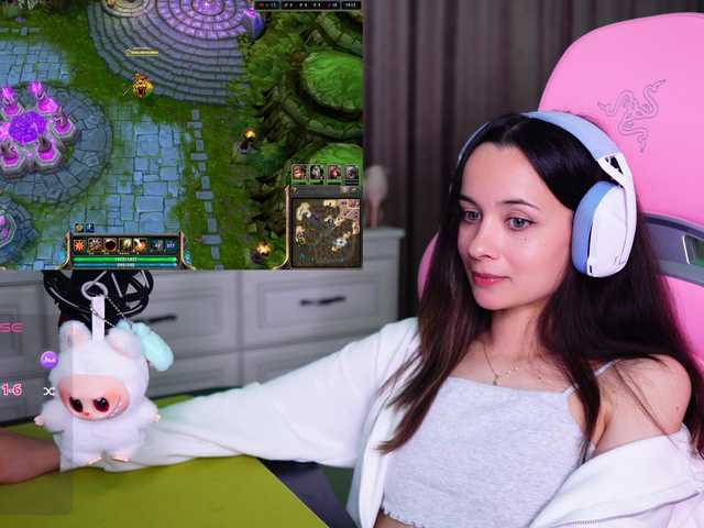 JuicyAngel online show from August 12, 8:44 pm