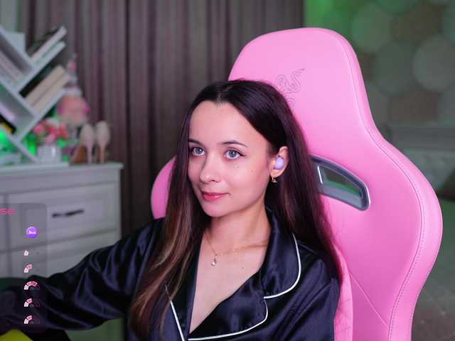 JuicyAngel online show from August 13, 3:04 pm