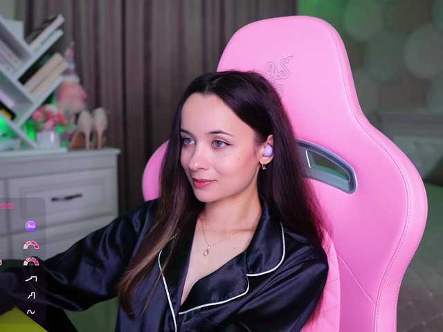 JuicyAngel online show from August 13, 4:54 pm