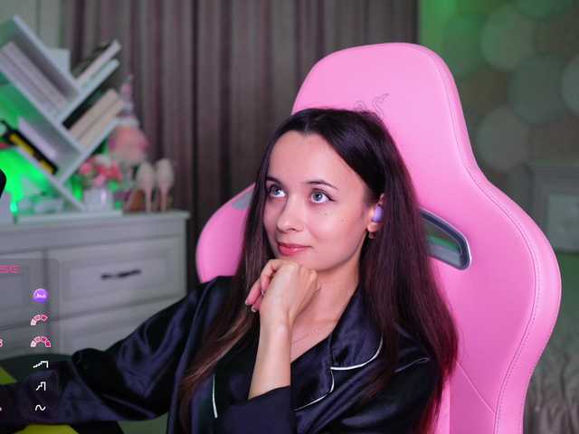 JuicyAngel online show from August 13, 7:06 pm