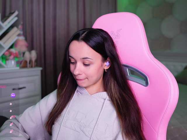 JuicyAngel online show from August 14, 2:10 pm