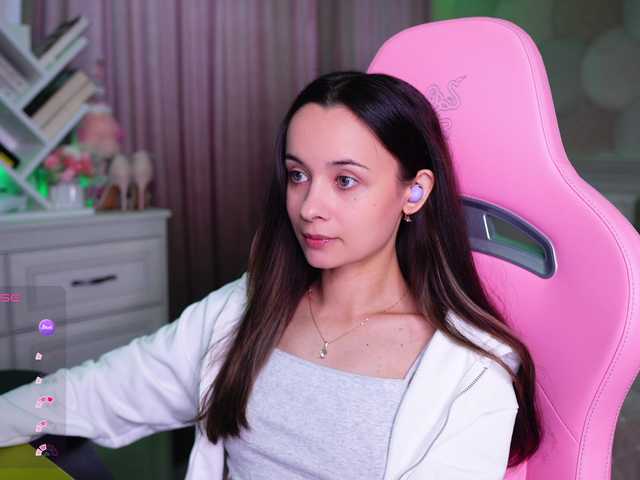 JuicyAngel online show from August 15, 1:04 pm