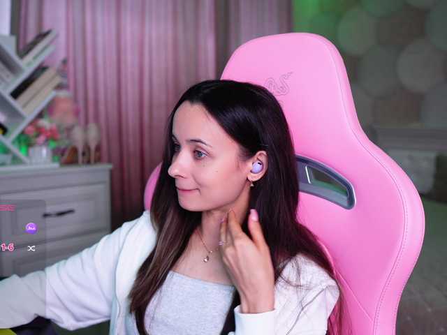 JuicyAngel online show from August 15, 2:32 pm