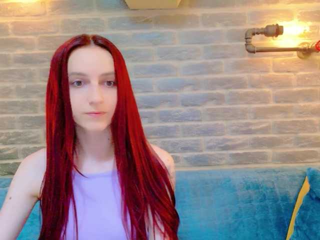Julia-Jae online show from August 5, 5:38 am