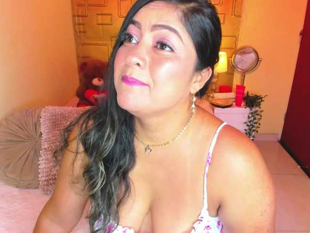 JuliaHaye online show from August 1, 5:46 am