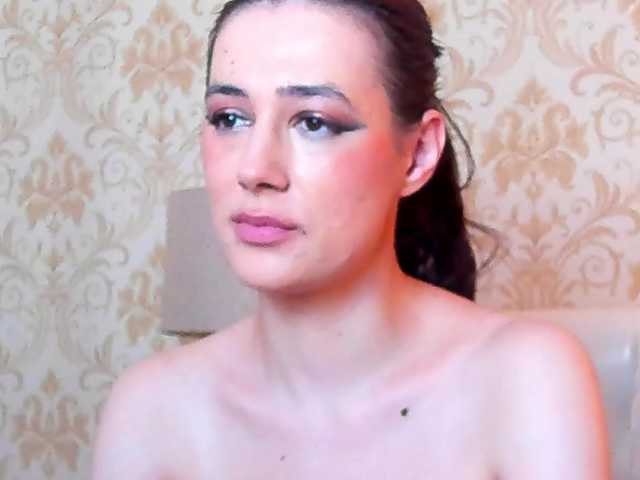 JuliaHuntX online show from August 7, 10:04 am