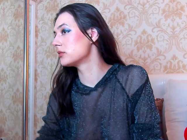 JuliaHuntX online show from August 13, 10:07 am