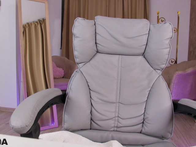 JuliahBlanc online show from August 13, 12:02 am