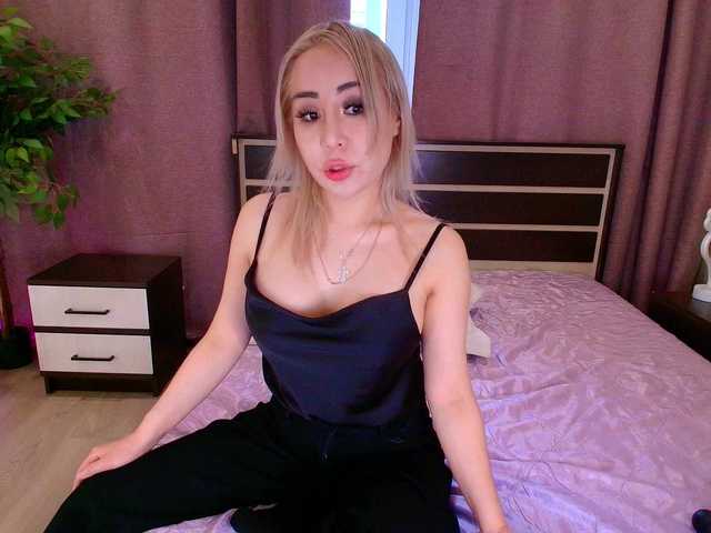 Juliannae online show from July 11, 10:38 pm