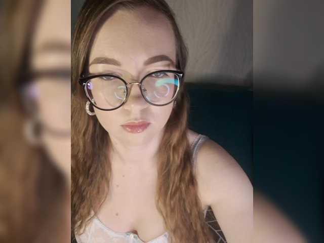 Juli  berry online show from May 31, 8:38 am