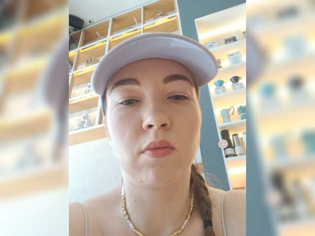 Juli  berry online show from June 13, 7:49 am