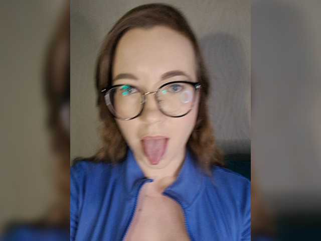 Juli  berry online show from June 14, 6:32 am