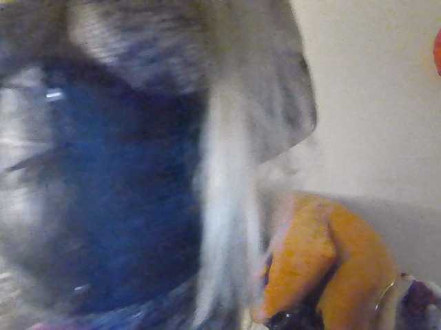 JulieJoe online show from June 16, 8:51 pm