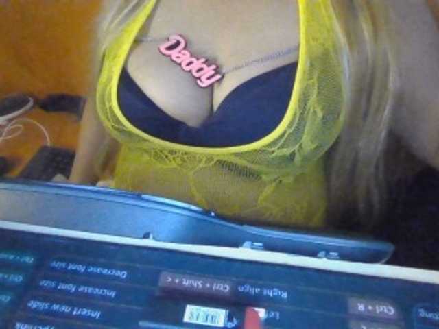 JulieJoe online show from June 17, 5:06 am