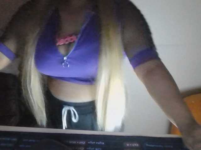 JulieJoe online show from June 20, 2:00 am