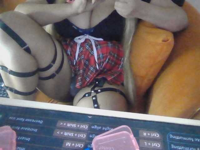 JulieJoe online show from June 20, 8:58 am