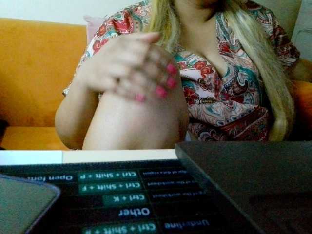 JulieJoe online show from August 11, 12:29 pm