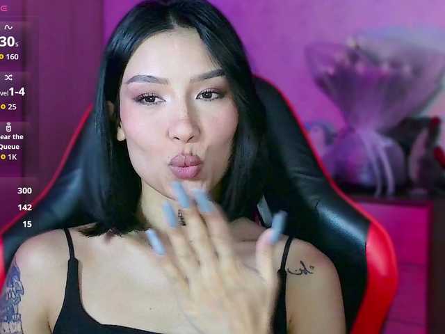 JulieTurner online show from August 11, 4:53 pm