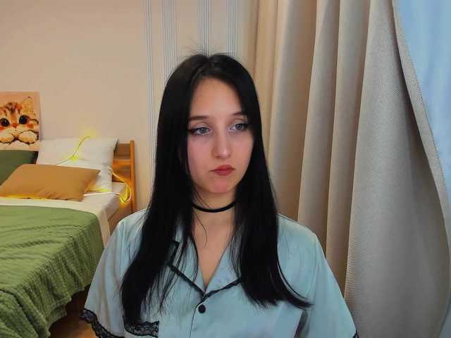JulietteMonli online show from August 30, 11:10 am