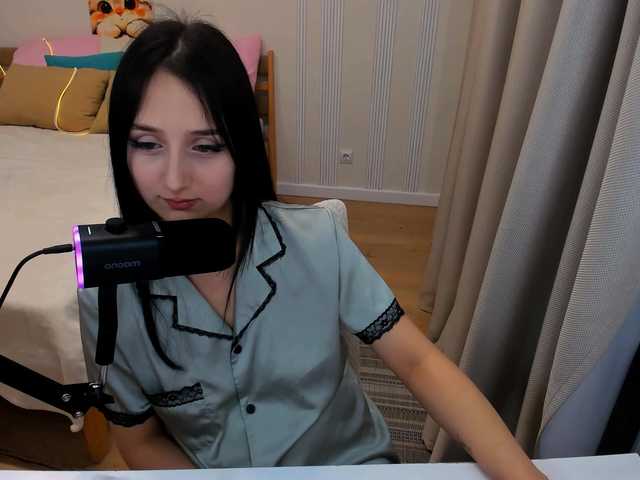 JulietteMonli online show from September 7, 11:33 pm
