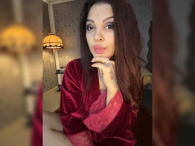 AprioriWoman online show from August 11, 4:42 pm