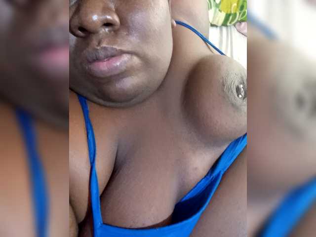 KARLAFREAKK online show from March 15, 5:51 pm