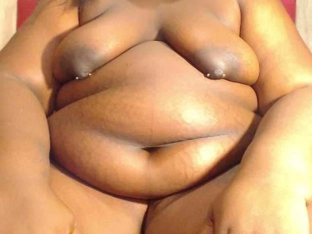 KARLAFREAKK online show from March 30, 11:57 am