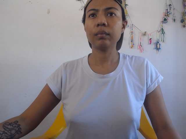 Katiuska 32 online show from August 14, 4:10 pm