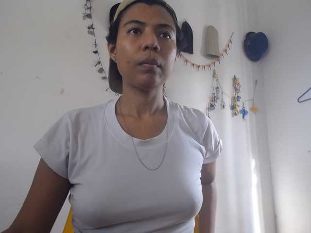 Katiuska 32 online show from August 14, 8:12 pm