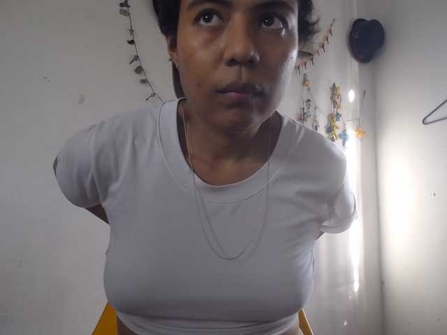 Katiuska 32 online show from August 14, 9:29 pm