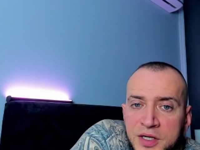 SANTYAGO TIFANY online show from August 16, 8:24 pm