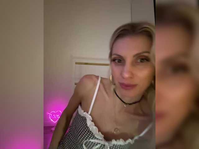 KarinaSimka online show from May 9, 7:16 pm