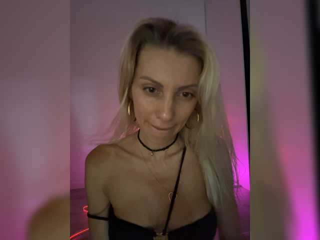 KarinaSimka online show from June 13, 8:39 pm