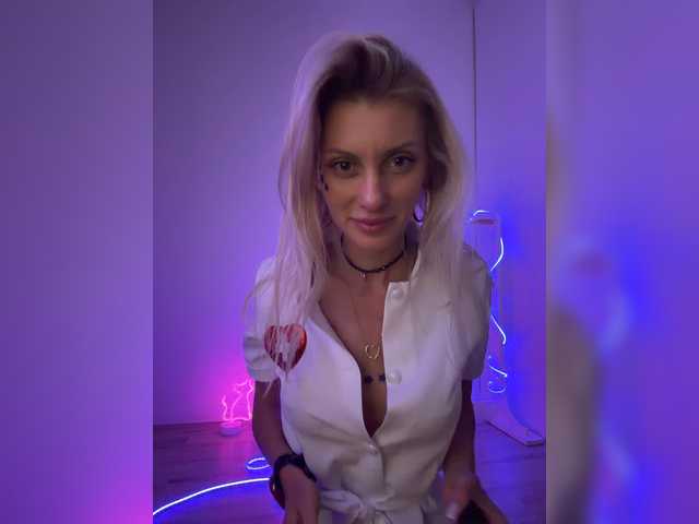 KarinaSimka online show from June 21, 10:10 pm