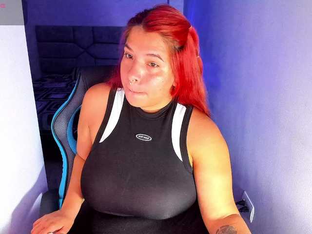 Karlathompson online show from August 7, 4:56 am