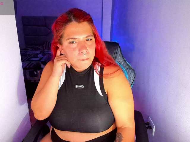 Karlathompson online show from August 7, 6:02 am