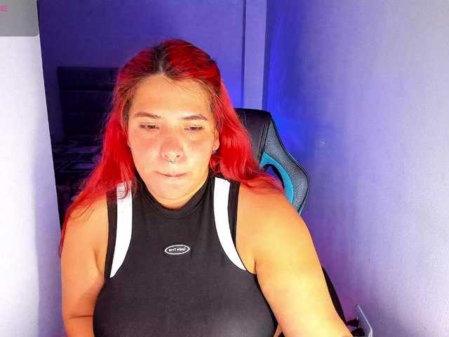 Karlathompson online show from August 7, 9:31 am