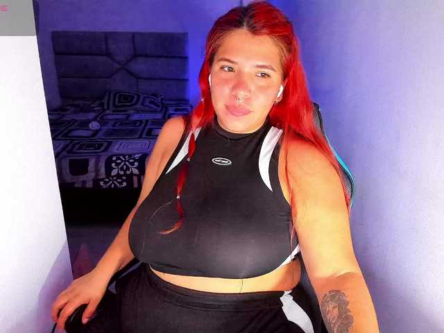 Karlathompson online show from August 7, 10:37 am
