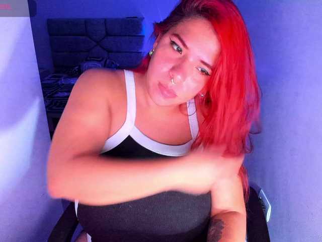 Karlathompson online show from August 12, 10:50 am