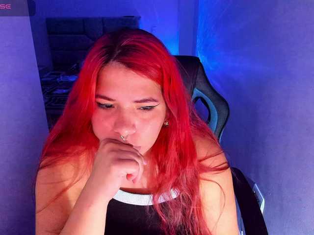 Karlathompson online show from August 13, 4:04 am